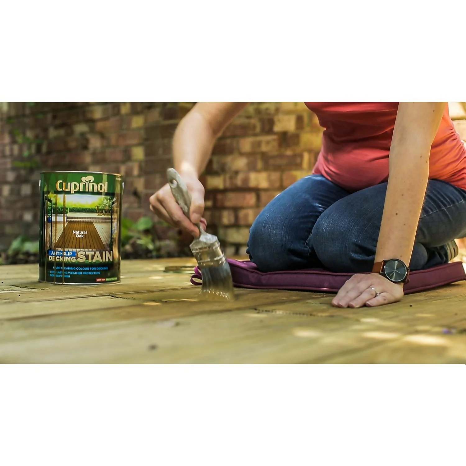 Cuprinol Anti-Slip Decking Stain - Natural Oak - 5L 2 Cuprinol Anti-Slip Decking Stain - Natural Oak - 5L - Image 2