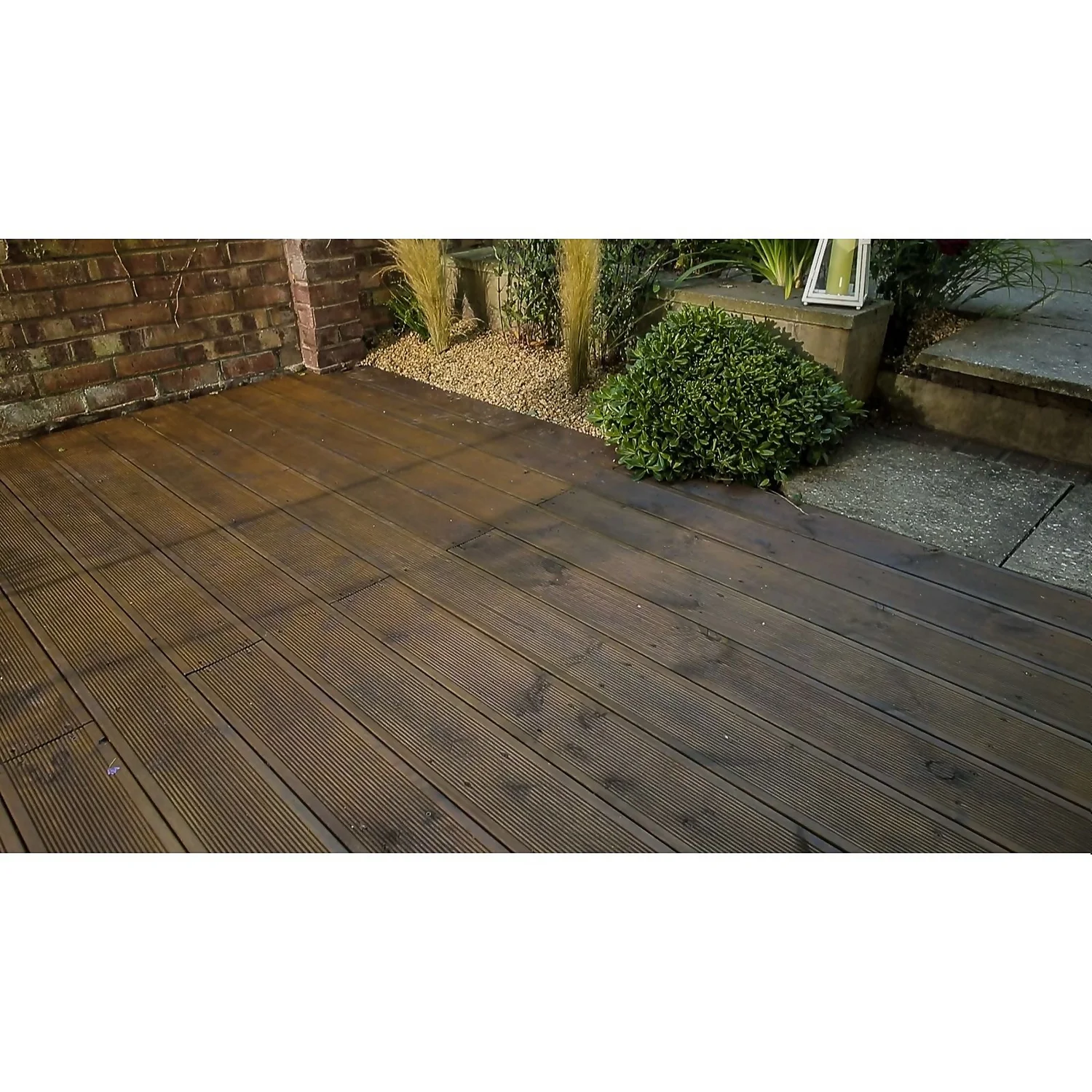 Cuprinol Anti-Slip Decking Stain - Natural Oak - 5L 4 Cuprinol Anti-Slip Decking Stain - Natural Oak - 5L - Image 4