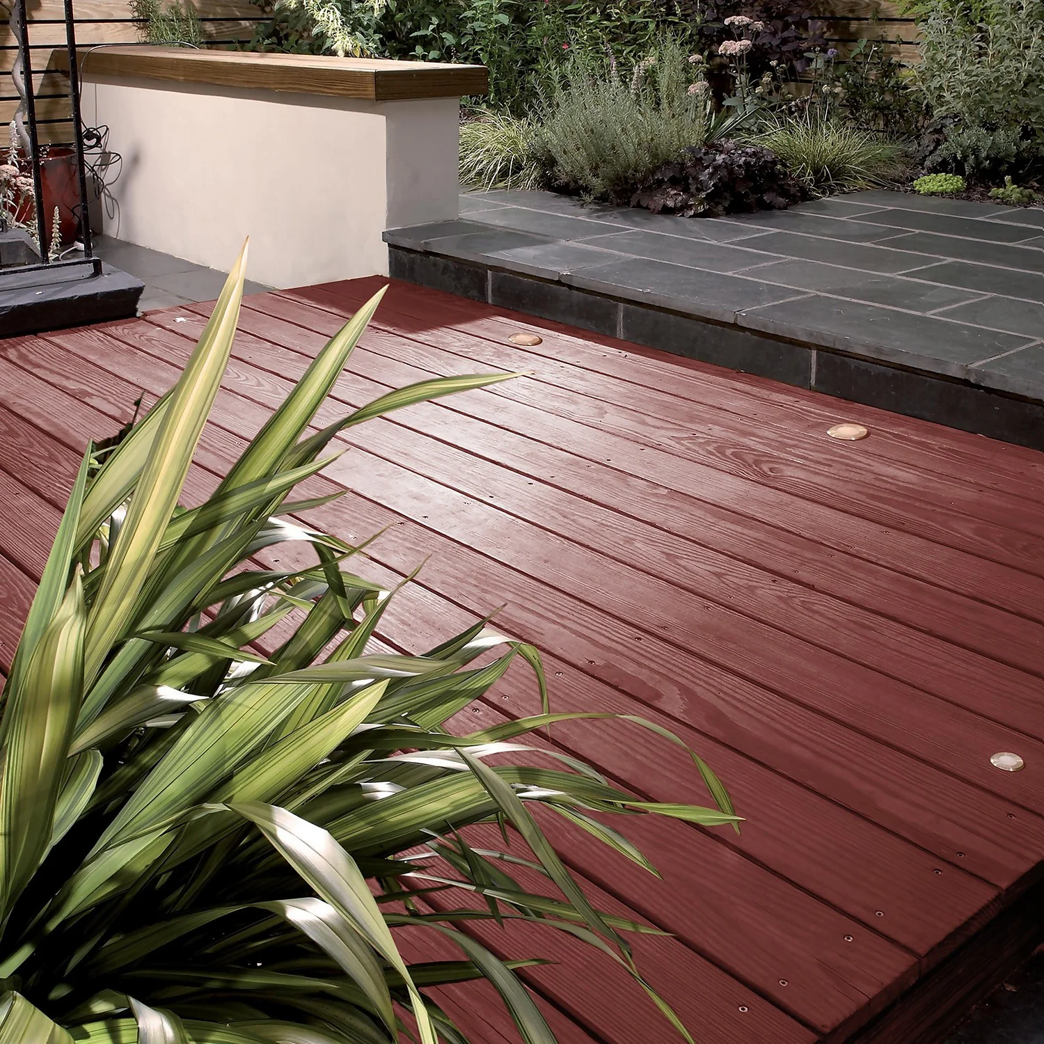 Sadolin Classic All Purpose Woodstain Mahogany - 2.5L 2 Sadolin Classic All Purpose Woodstain Mahogany - 2.5L - Image 2