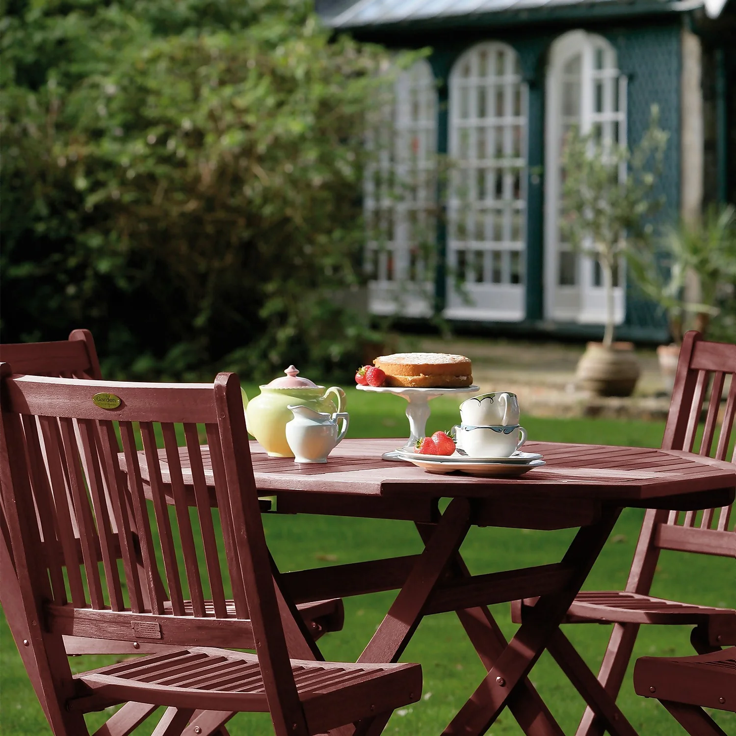 Sadolin Classic All Purpose Woodstain Mahogany - 2.5L 9 Sadolin Classic All Purpose Woodstain Mahogany - 2.5L - Image 9