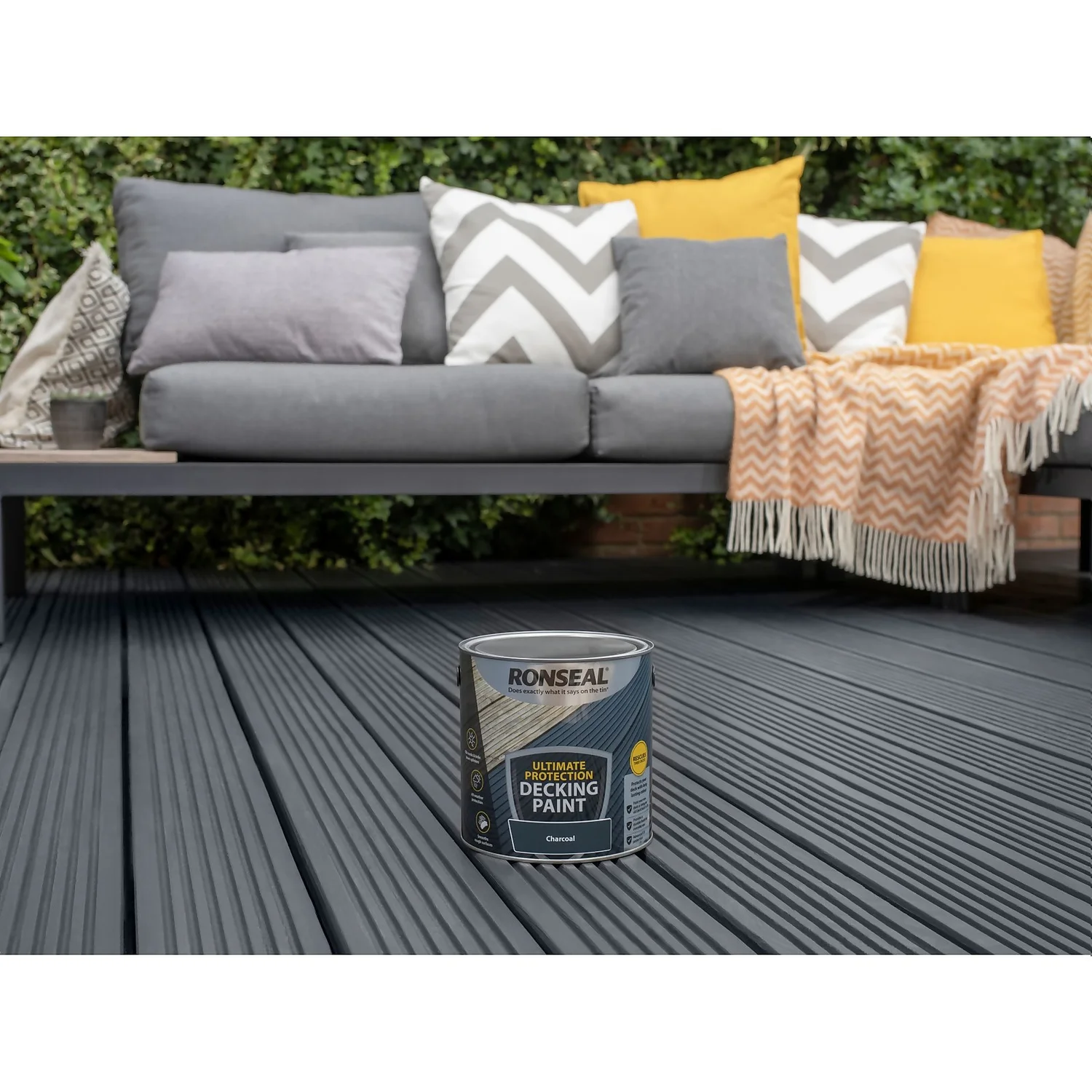 Ronseal Ultimate Protection Decking Paint Charcoal - 2.5L 3 Ronseal Ultimate Protection Decking Paint Charcoal - 2.5L - Image 3