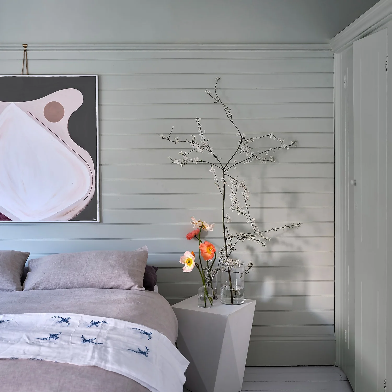 Farrow & Ball Modern Eggshell Paint No.301 Eddy - 750ml 2 Farrow & Ball Modern Eggshell Paint No.301 Eddy - 750ml - Image 2