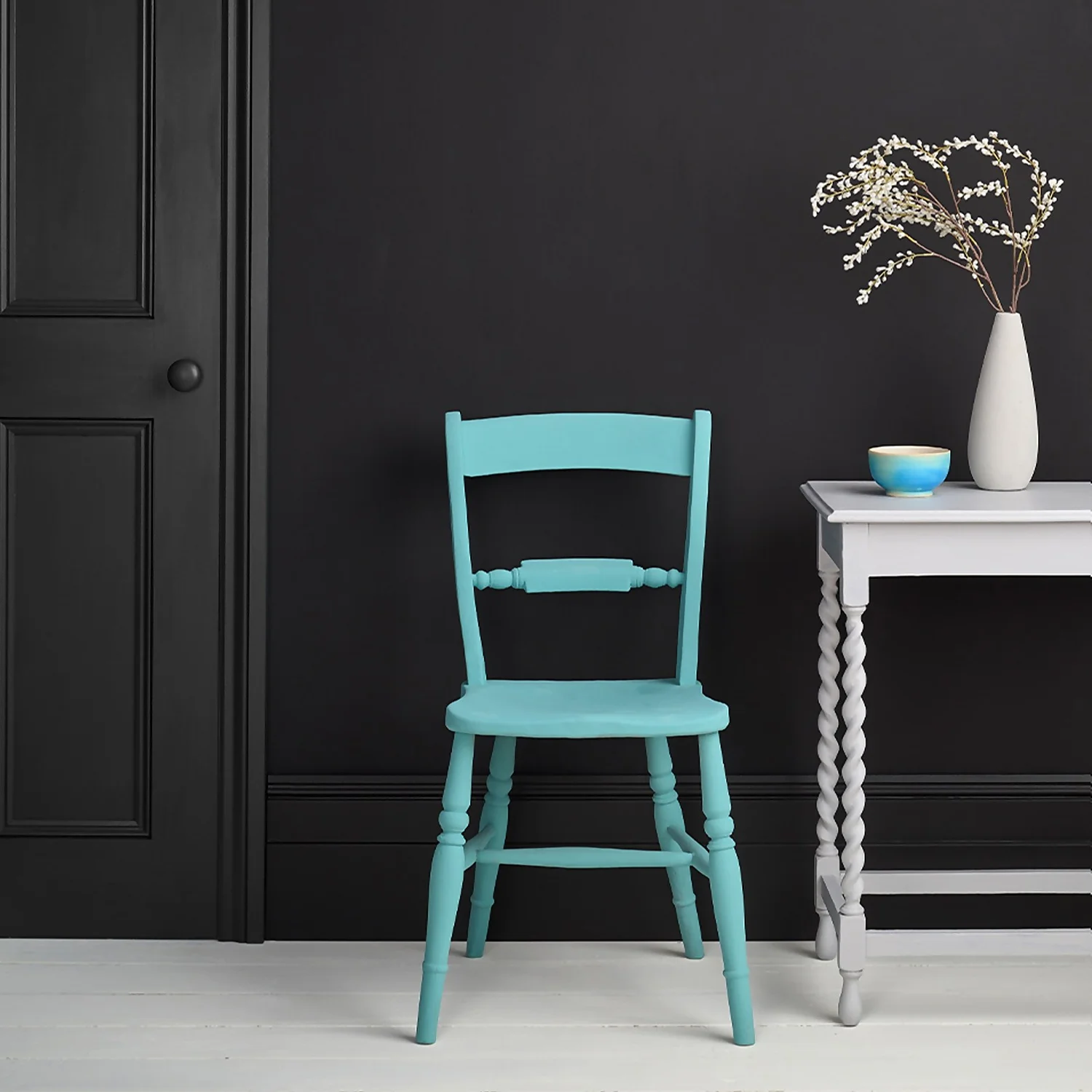 Annie Sloan Satin Paint Athenian Black - 750ml 2 Annie Sloan Satin Paint Athenian Black - 750ml - Image 2